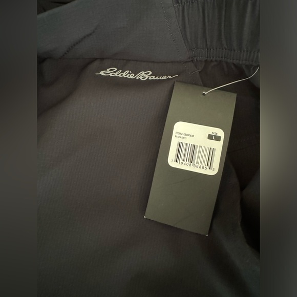 Eddie Bauer Women's Rapid Capri in Black. MSRP $64 - Picture 13 of 15